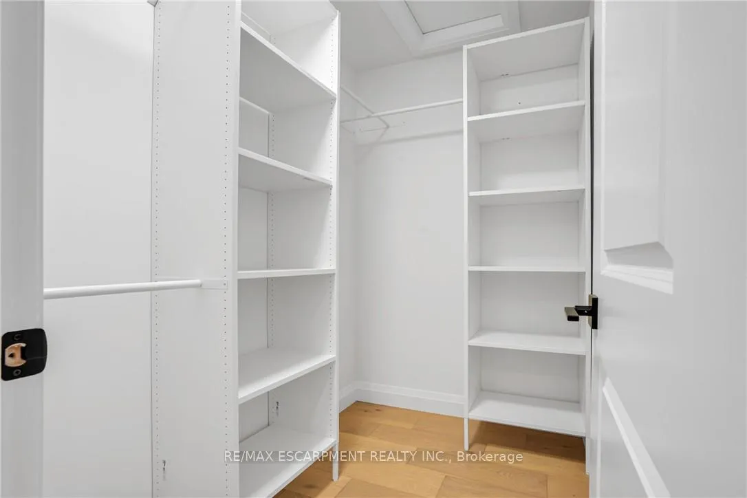 Photo 301 of 386 Southcote Road, Hamilton, Meadowlands — HOMEH