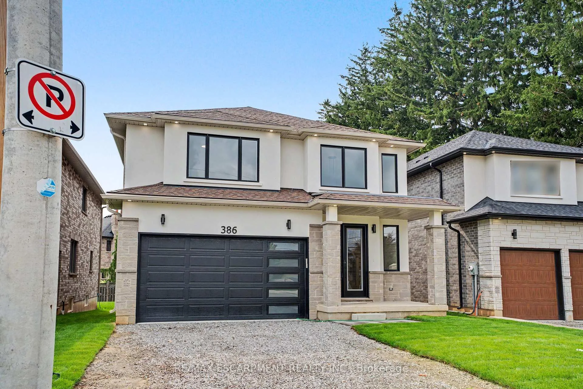 Photo 26 of 386 Southcote Road, Hamilton, Meadowlands — HOMEH