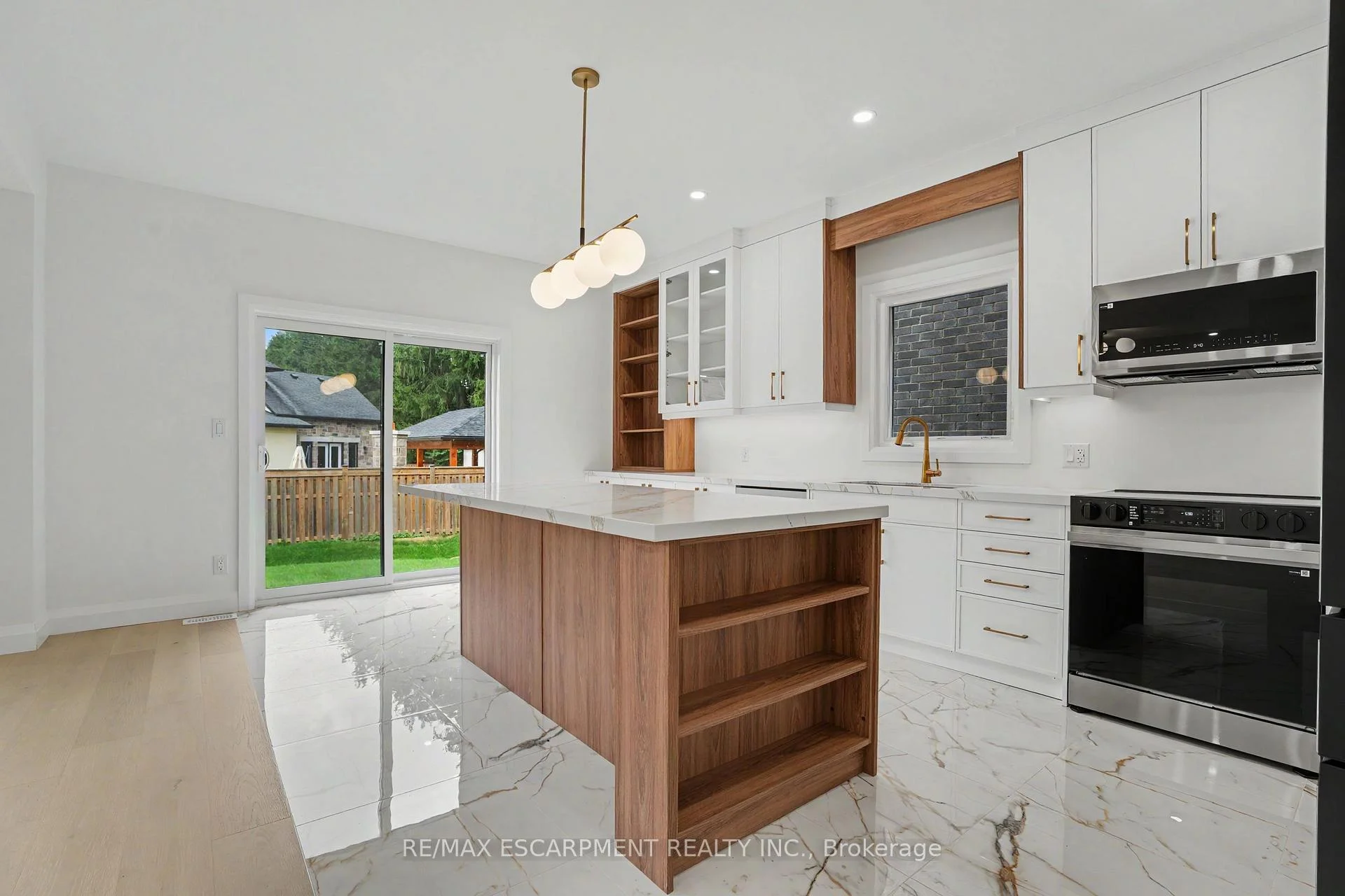 Photo 94 of 386 Southcote Road, Hamilton, Meadowlands — HOMEH