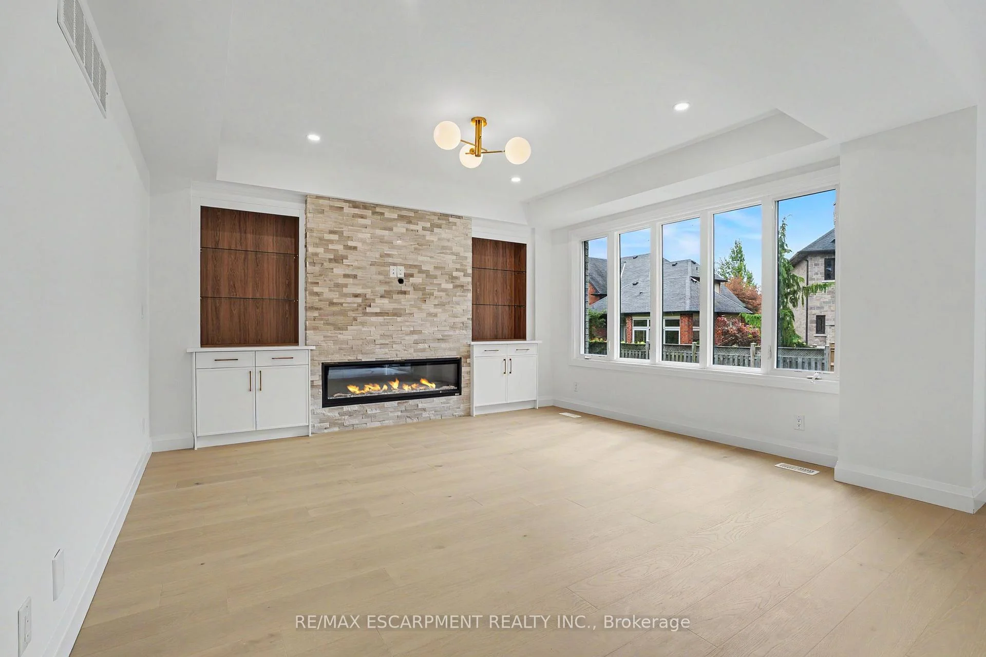 Photo 140 of 386 Southcote Road, Hamilton, Meadowlands — HOMEH