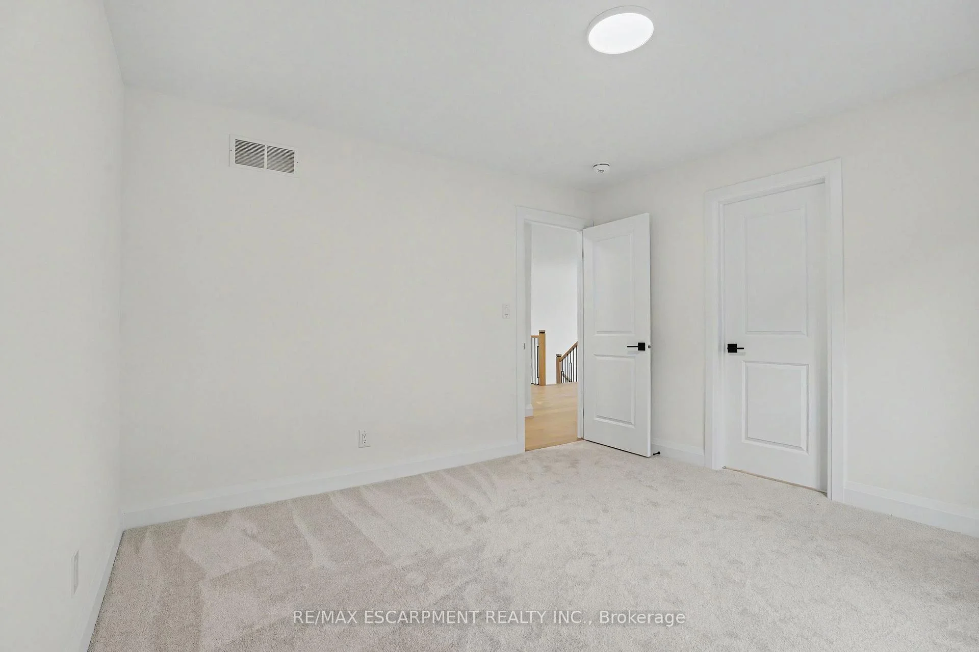 Photo 220 of 386 Southcote Road, Hamilton, Meadowlands — HOMEH