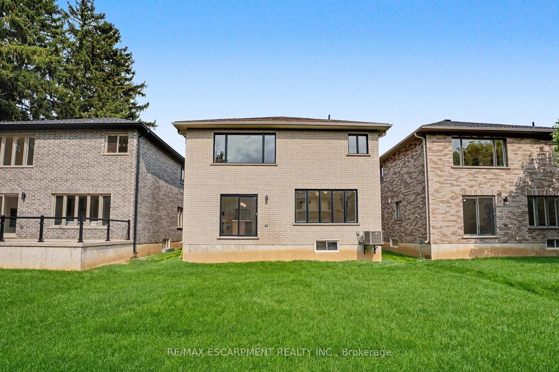 Photo 275 of 386 Southcote Road, Hamilton, Meadowlands — HOMEH