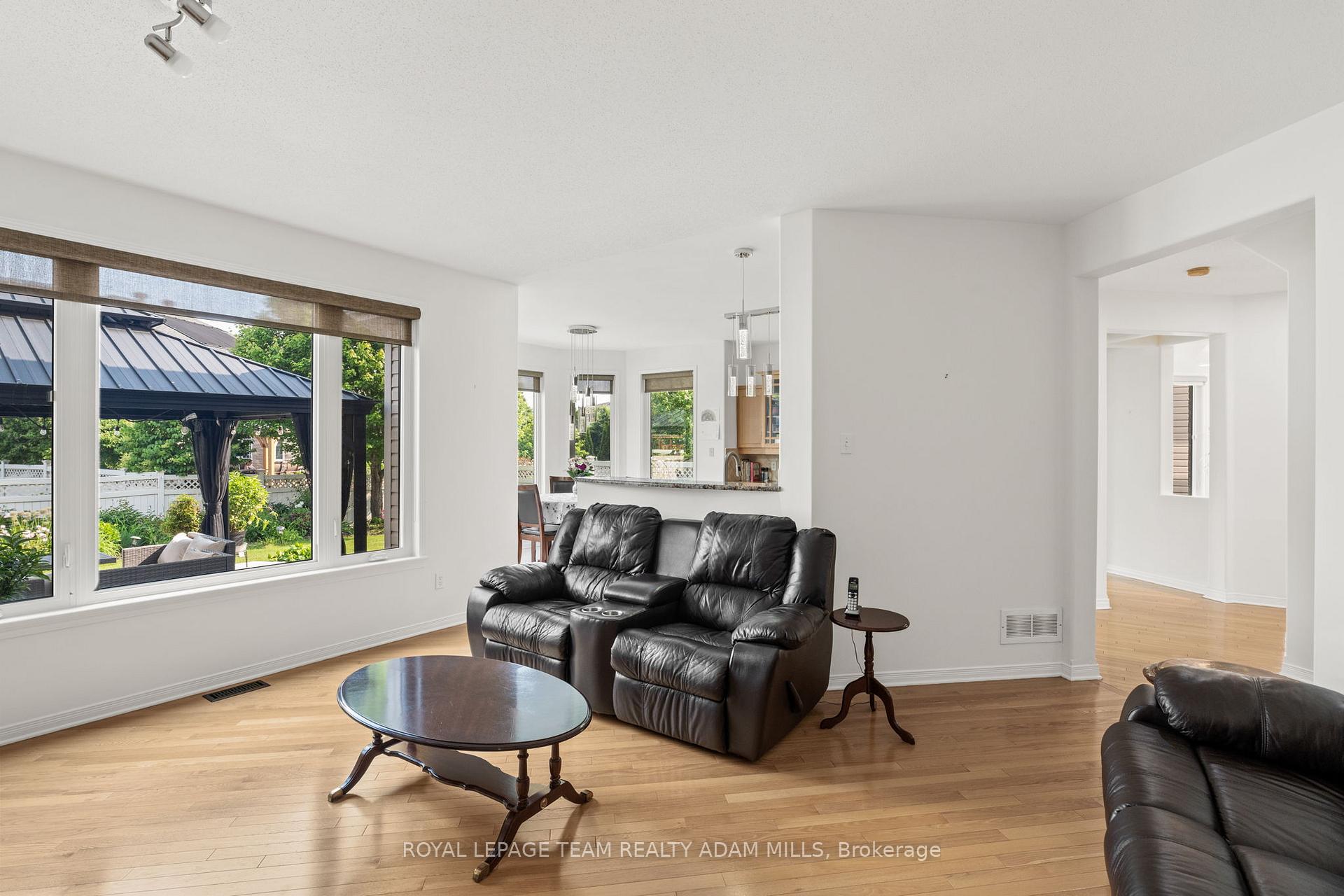 Photo 10 of 107 Riverstone Drive, Ottawa, Barrhaven - Stonebridge — HOMEH