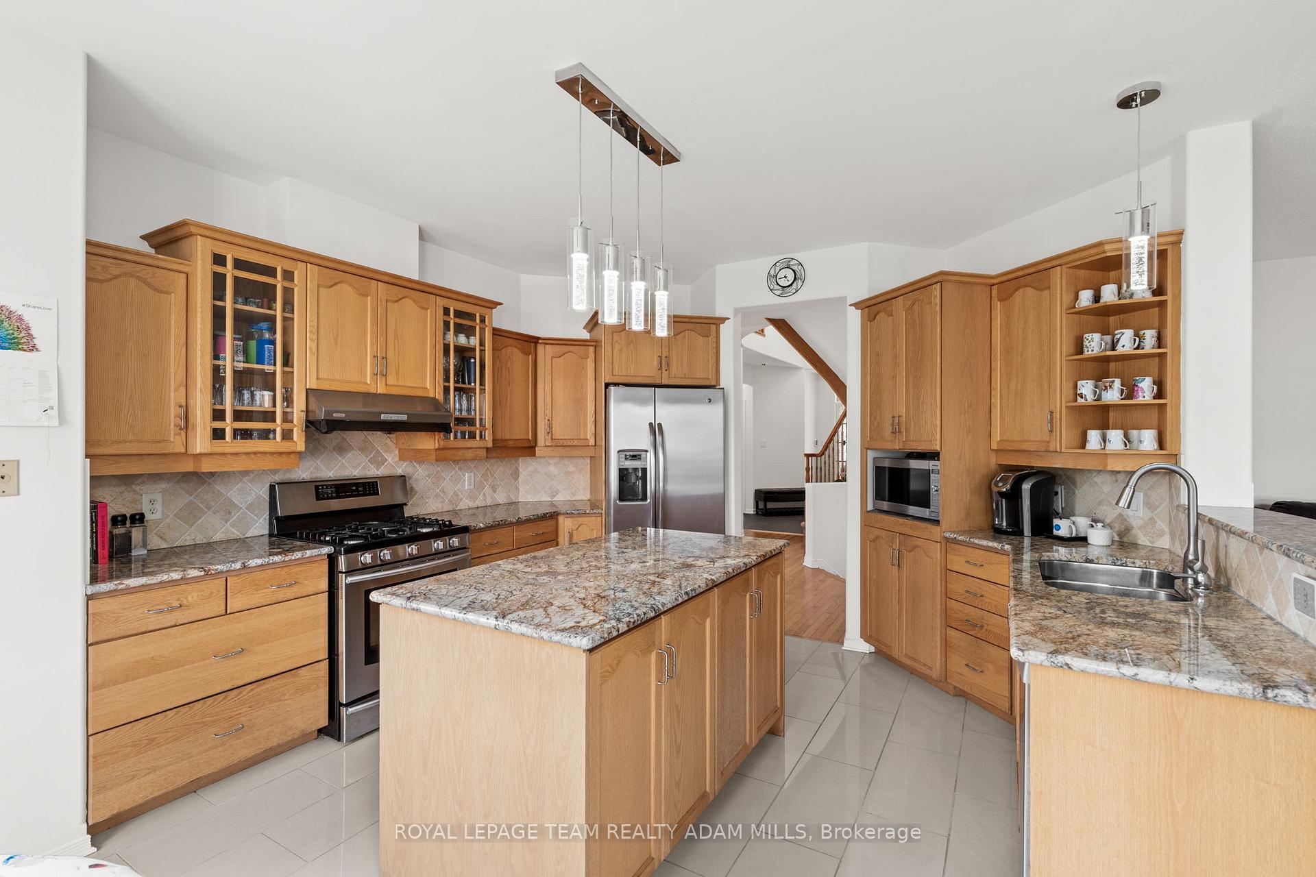 Photo 12 of 107 Riverstone Drive, Ottawa, Barrhaven - Stonebridge — HOMEH