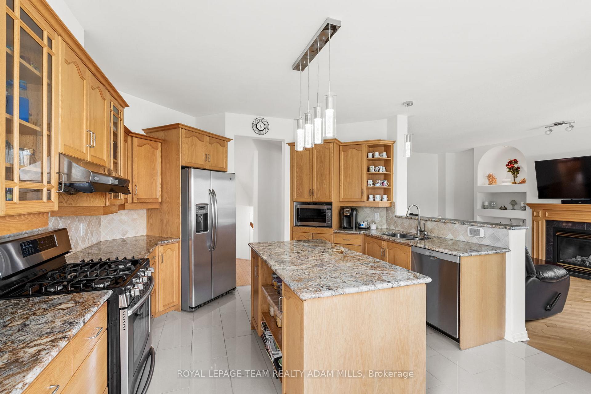 Photo 13 of 107 Riverstone Drive, Ottawa, Barrhaven - Stonebridge — HOMEH