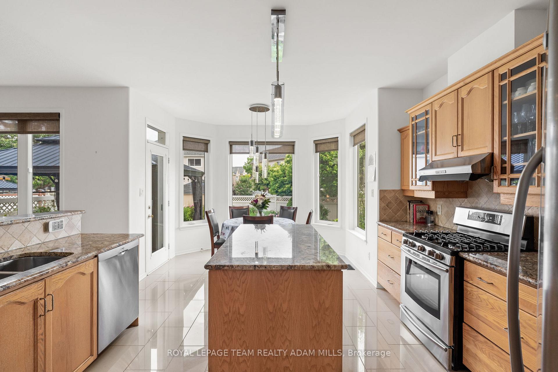 Photo 15 of 107 Riverstone Drive, Ottawa, Barrhaven - Stonebridge — HOMEH