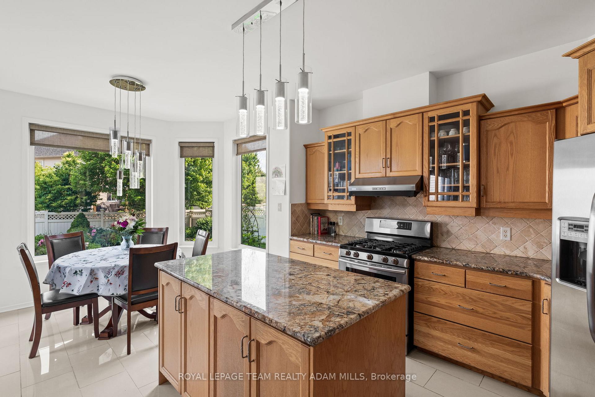 Photo 16 of 107 Riverstone Drive, Ottawa, Barrhaven - Stonebridge — HOMEH