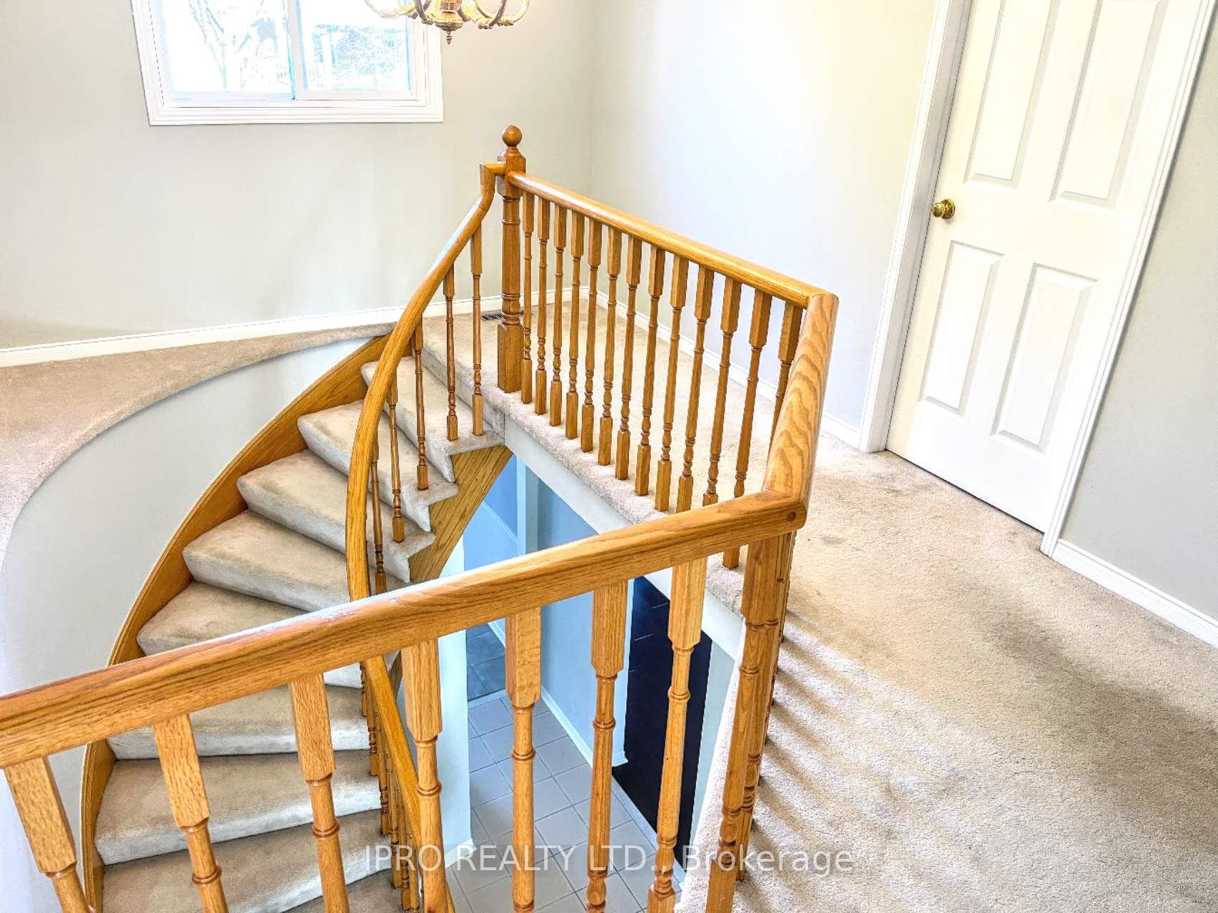 Photo 11 of 3271 Mead Crescent, Burlington, Headon — HOMEH