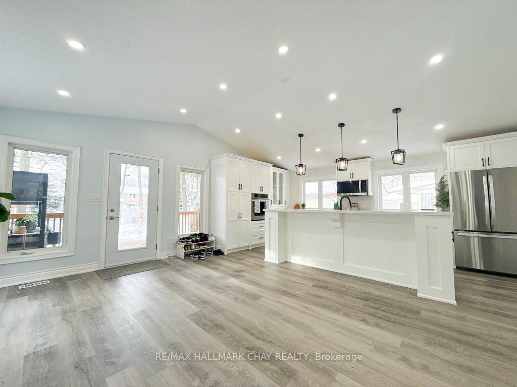 Photo 9 of 77 Steel Street, Barrie, Codrington — HOMEH