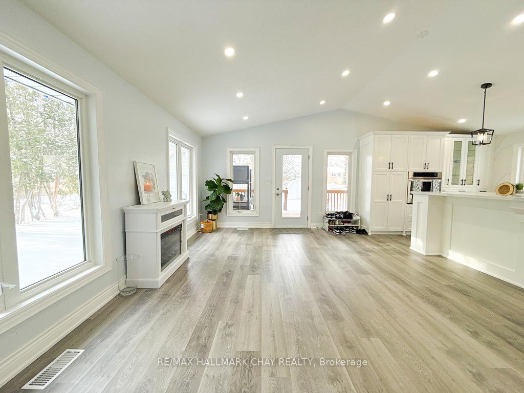 Photo 11 of 77 Steel Street, Barrie, Codrington — HOMEH