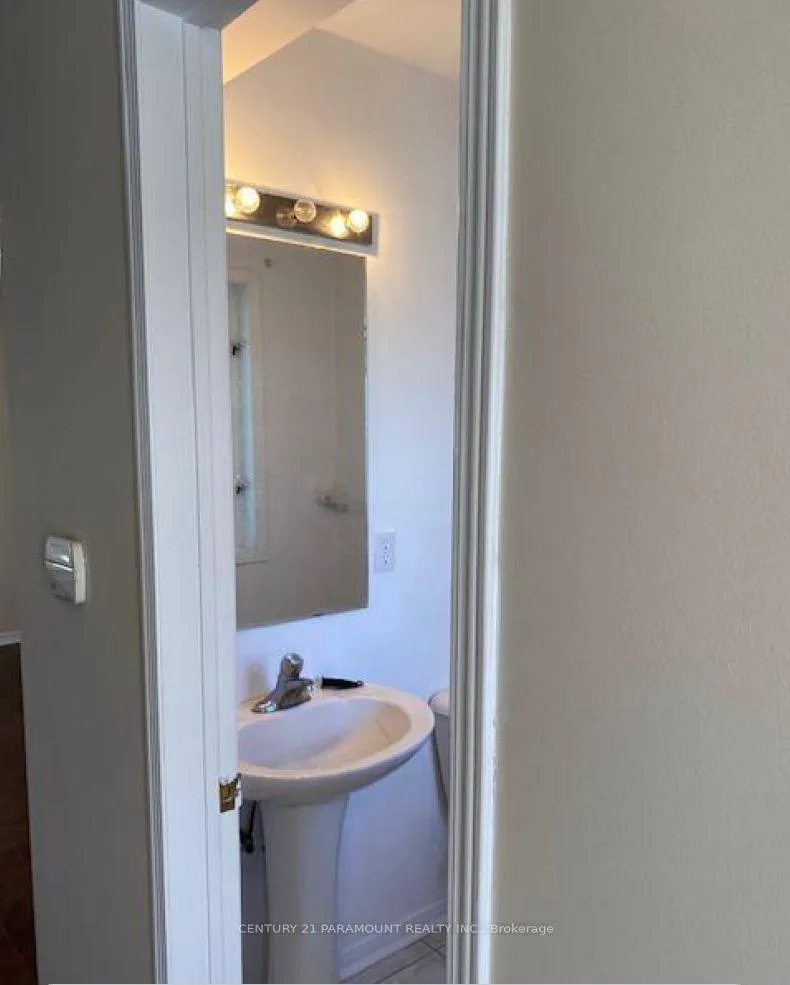 Photo 37 of Unit Upper, 23 Sunnybrook Crescent, Brampton, Fletcher's Meadow — HOMEH