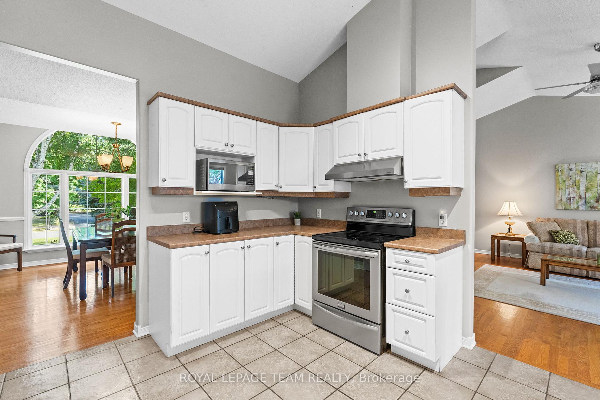 Photo 13 of 6825 Sunset Boulevard, Ottawa, Greely — HOMEH