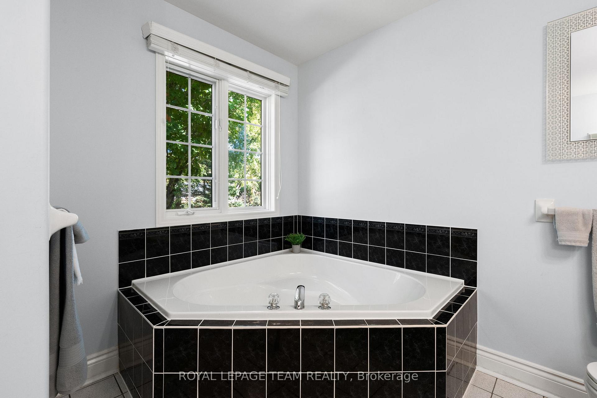 Photo 25 of 6825 Sunset Boulevard, Ottawa, Greely — HOMEH