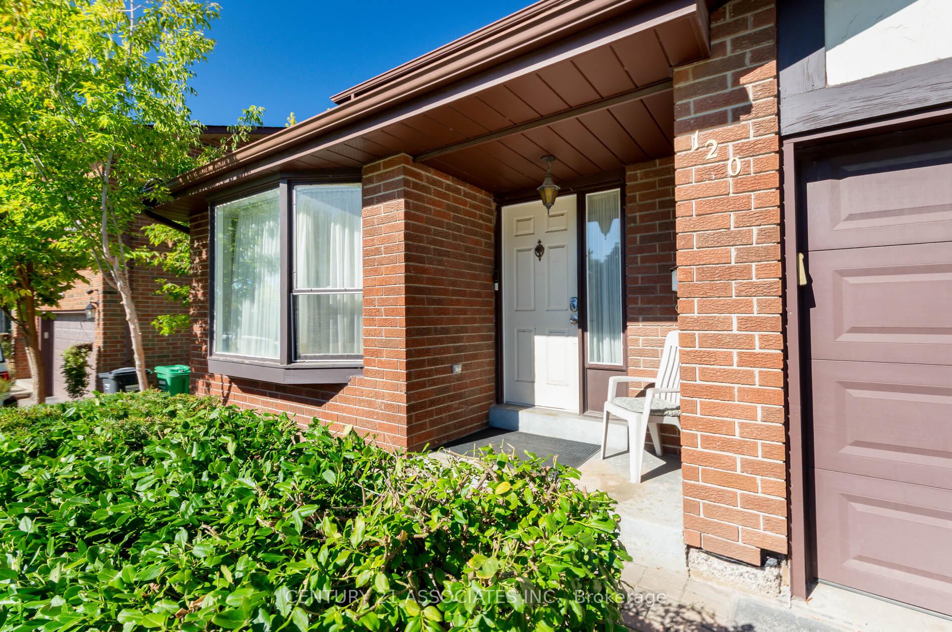 Photo 3 of 120 Elgin Drive, Brampton, Brampton South — HOMEH