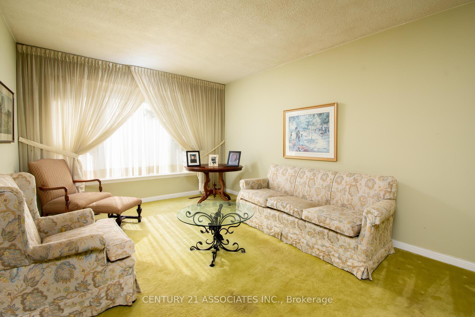 Photo 5 of 120 Elgin Drive, Brampton, Brampton South — HOMEH