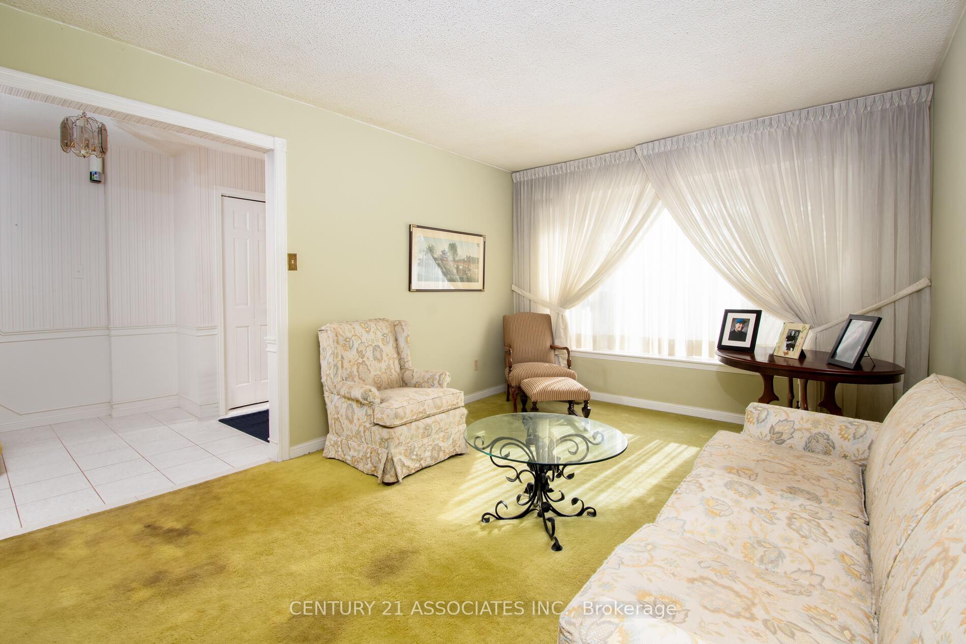 Photo 6 of 120 Elgin Drive, Brampton, Brampton South — HOMEH