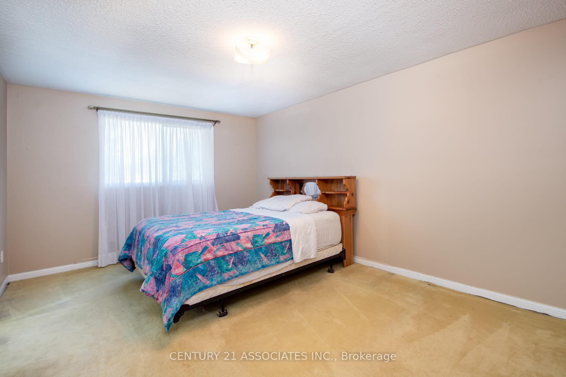 Photo 18 of 120 Elgin Drive, Brampton, Brampton South — HOMEH