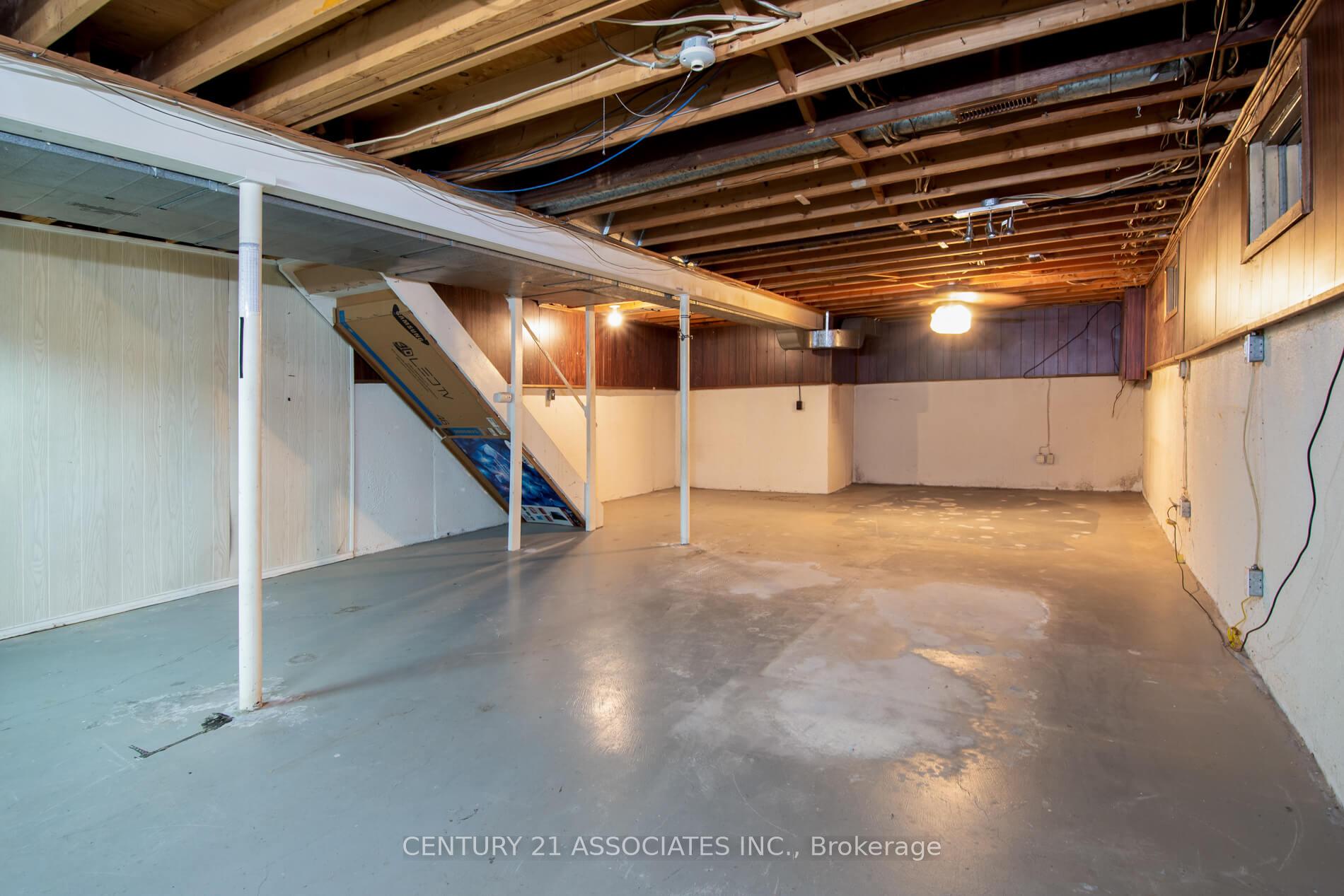 Photo 25 of 120 Elgin Drive, Brampton, Brampton South — HOMEH
