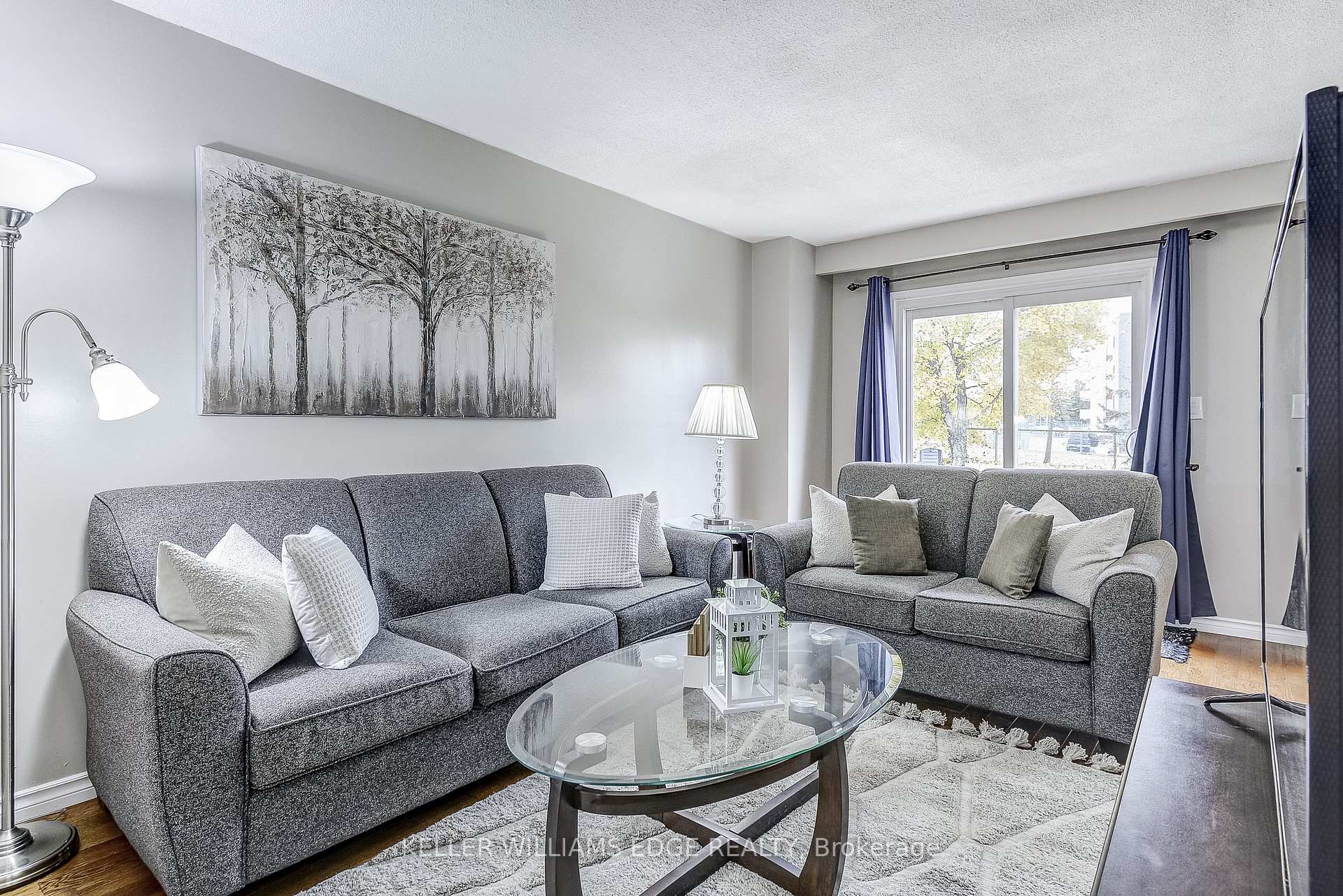Photo 7 of 2 Parkside Drive, Brant, Paris — HOMEH