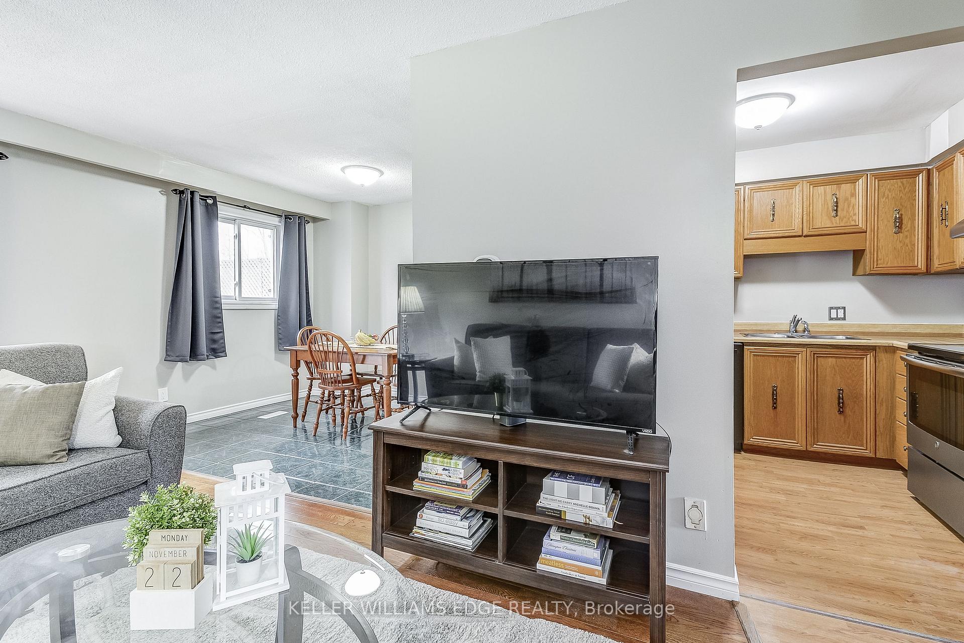 Photo 10 of 2 Parkside Drive, Brant, Paris — HOMEH