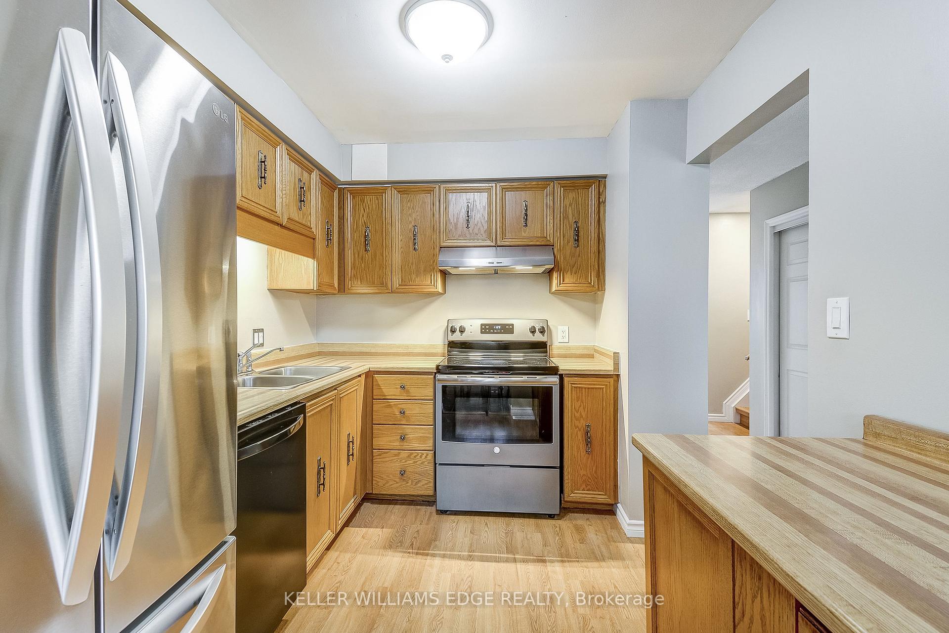 Photo 15 of 2 Parkside Drive, Brant, Paris — HOMEH