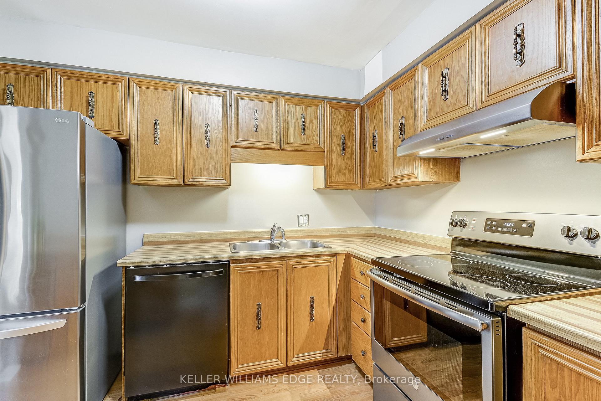Photo 18 of 2 Parkside Drive, Brant, Paris — HOMEH