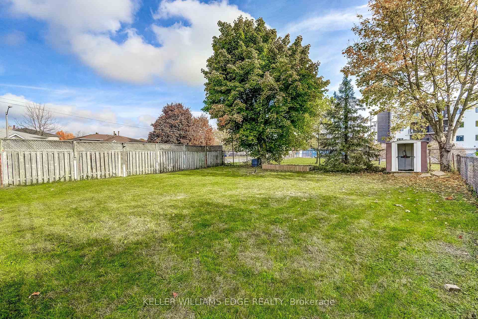 Photo 36 of 2 Parkside Drive, Brant, Paris — HOMEH