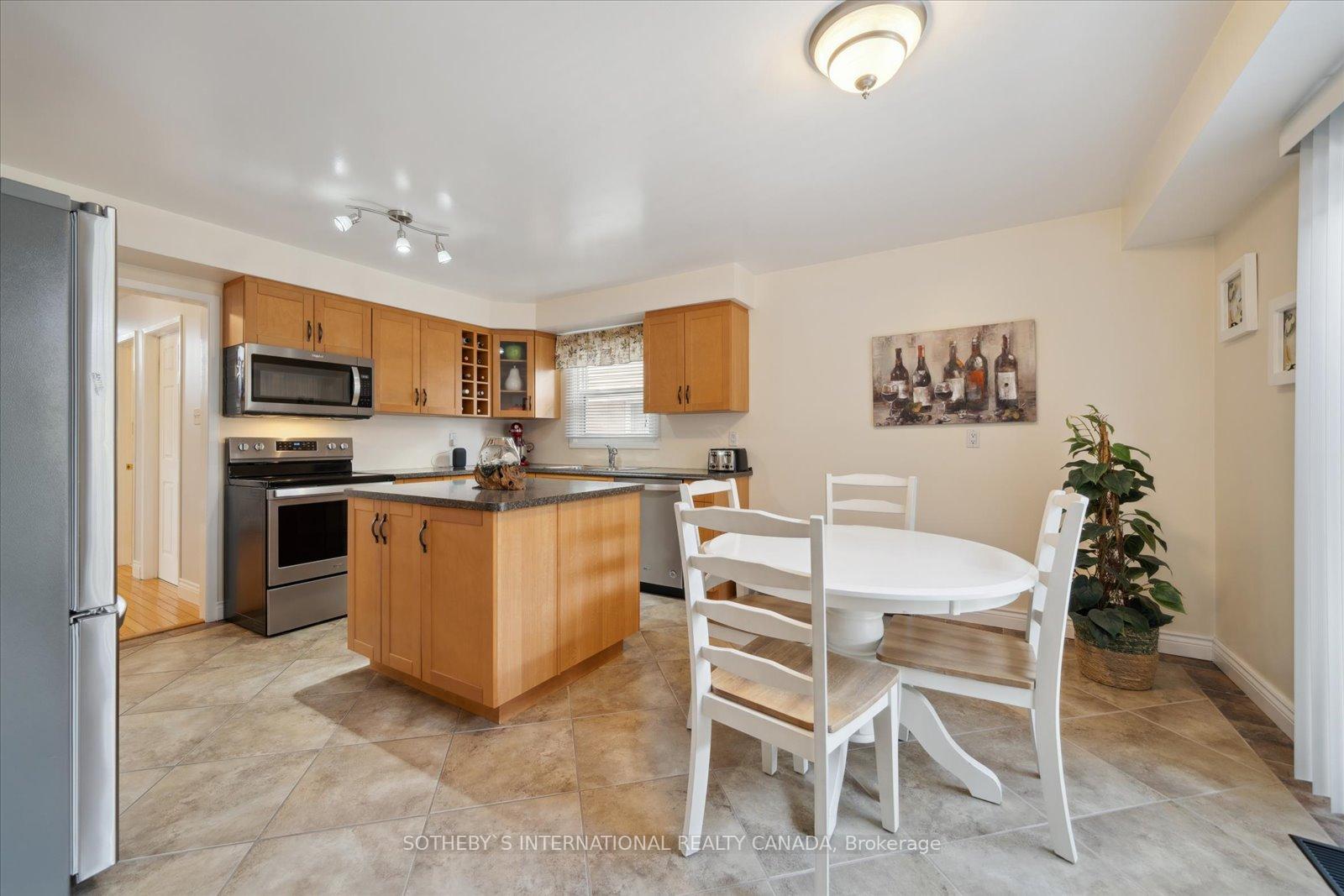 Photo 8 of 1 Coles Avenue, Ajax, Central — HOMEH
