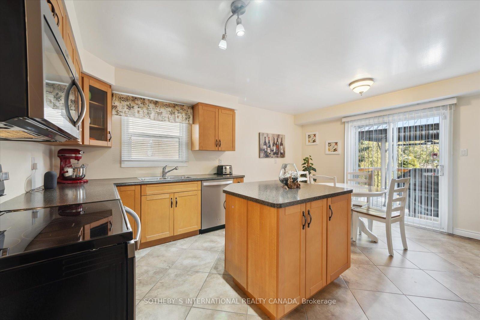 Photo 9 of 1 Coles Avenue, Ajax, Central — HOMEH