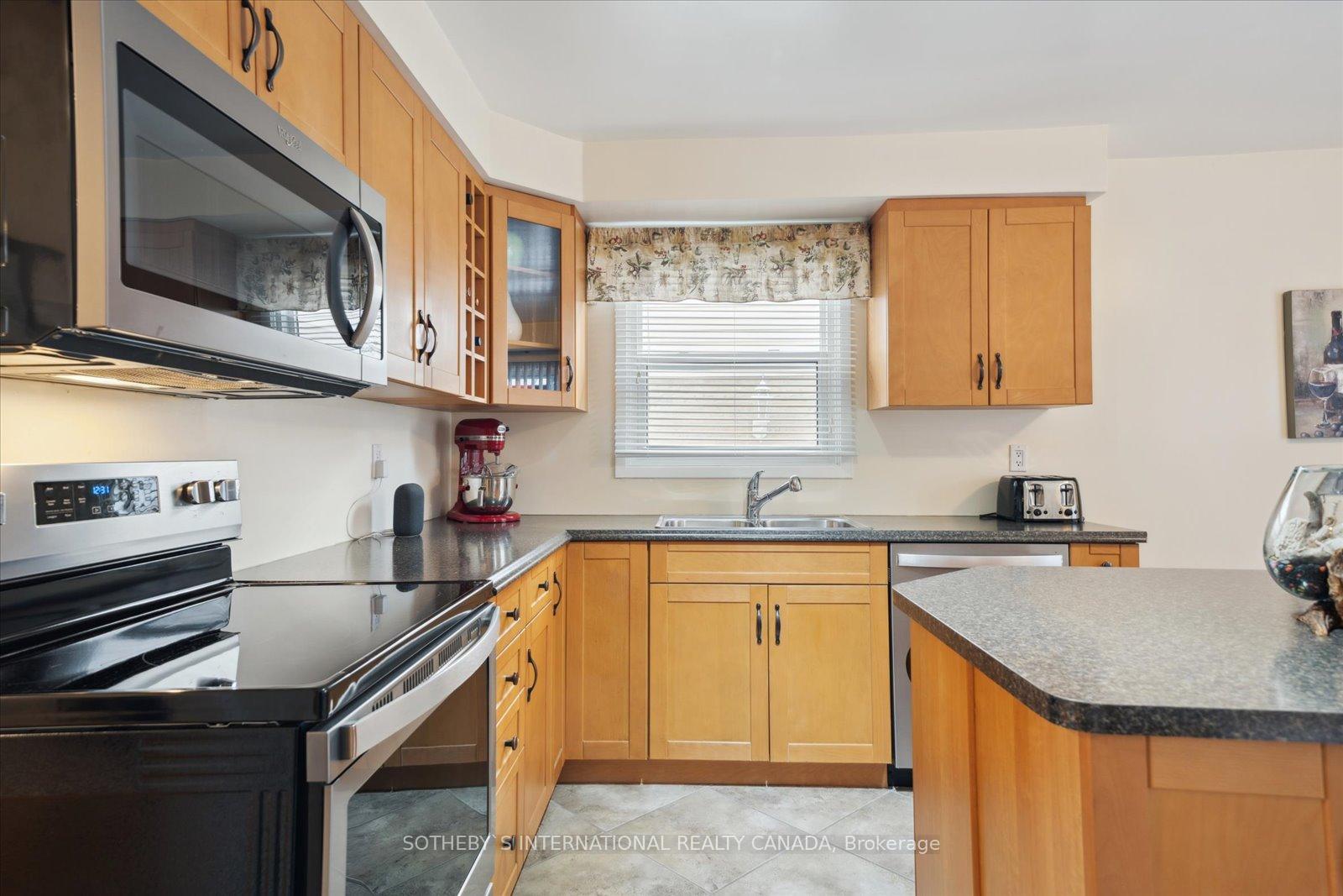 Photo 10 of 1 Coles Avenue, Ajax, Central — HOMEH