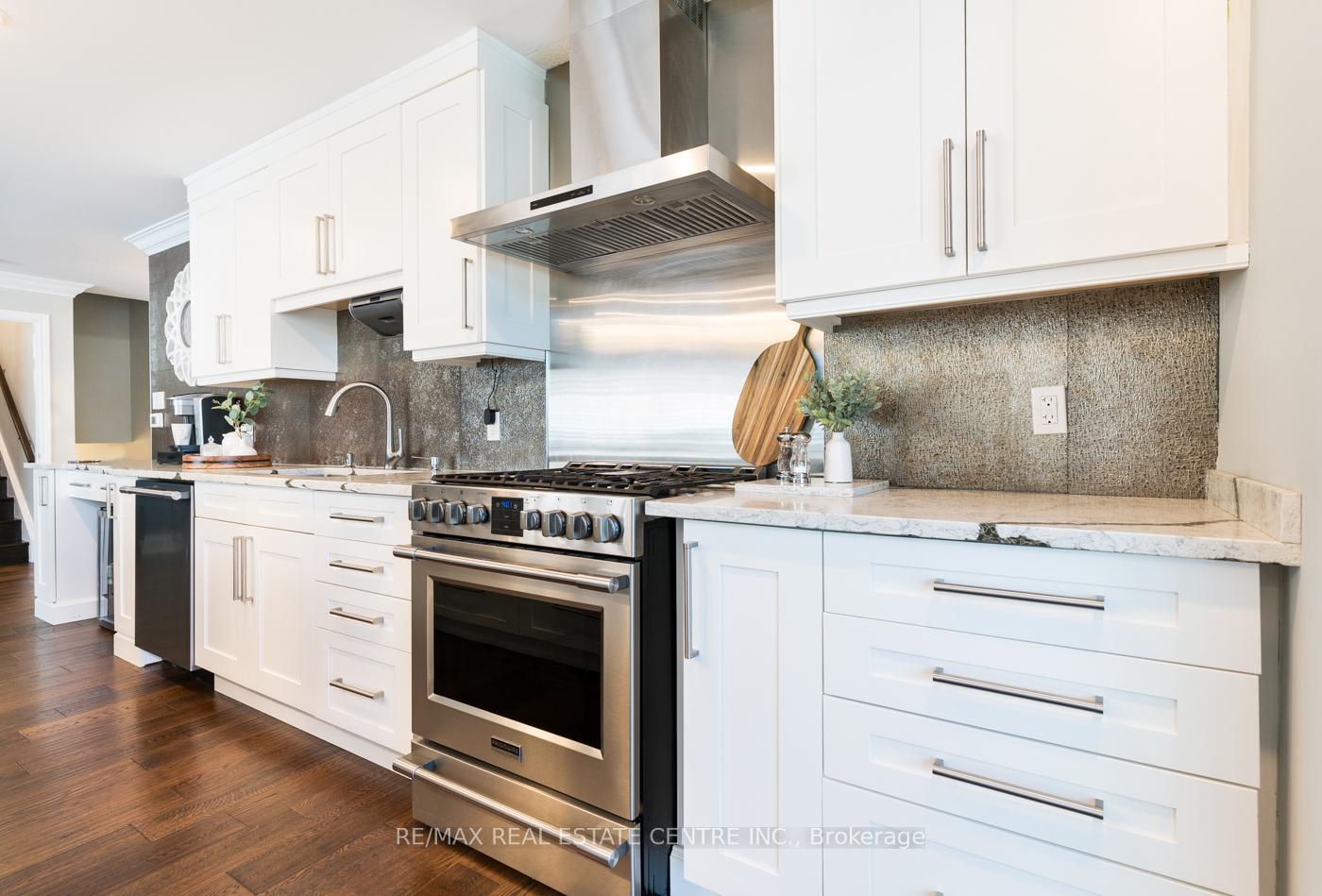 Photo 9 of 91 Hedge Lawn Drive, Grimsby, Grimsby East — HOMEH