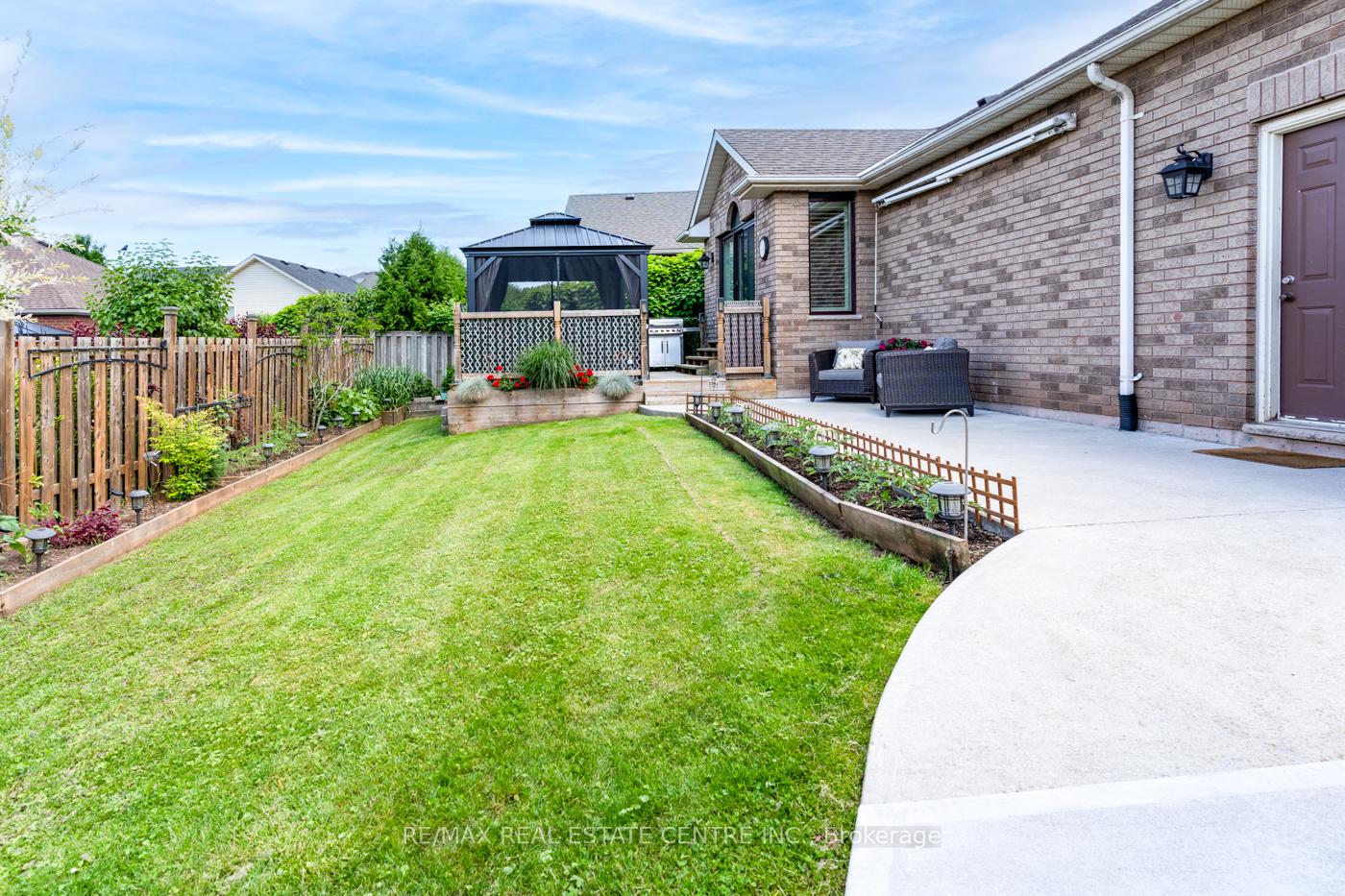 Photo 39 of 91 Hedge Lawn Drive, Grimsby, Grimsby East — HOMEH