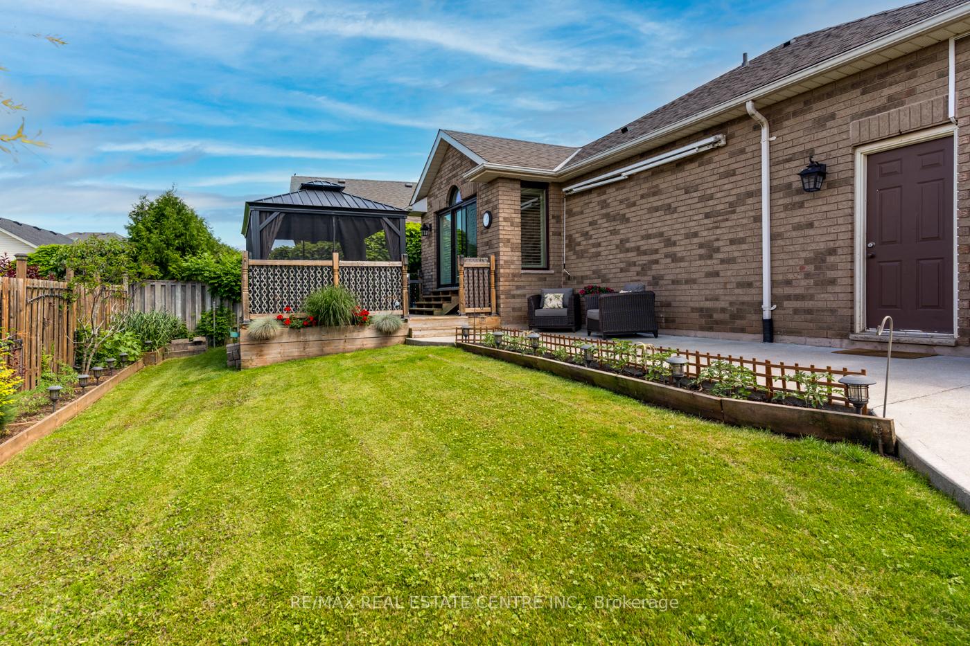 Photo 40 of 91 Hedge Lawn Drive, Grimsby, Grimsby East — HOMEH