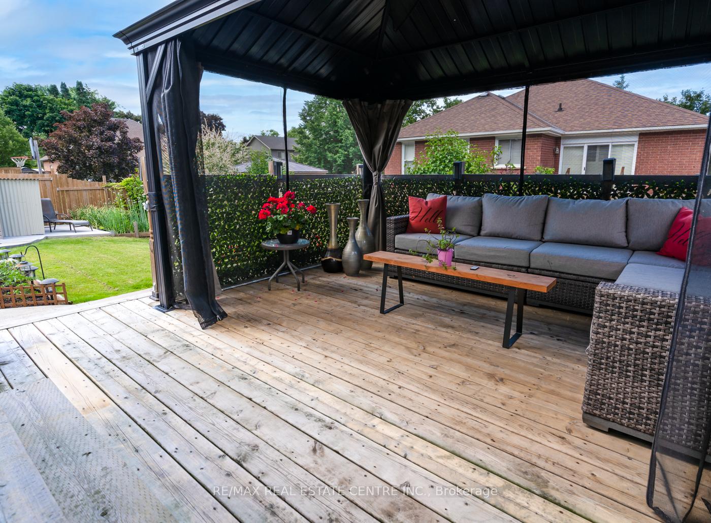 Photo 42 of 91 Hedge Lawn Drive, Grimsby, Grimsby East — HOMEH