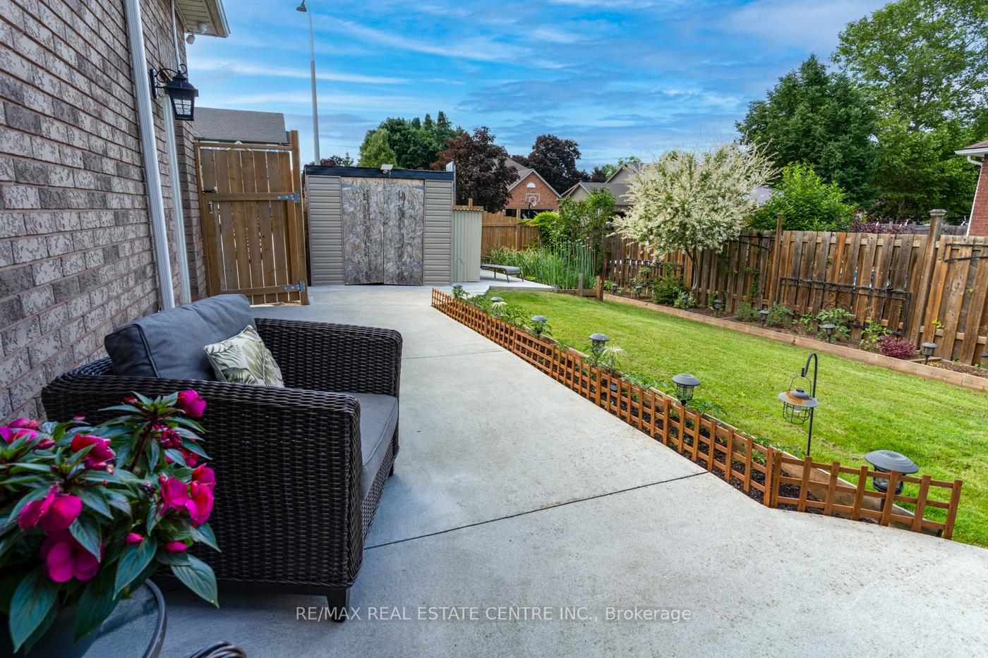 Photo 43 of 91 Hedge Lawn Drive, Grimsby, Grimsby East — HOMEH