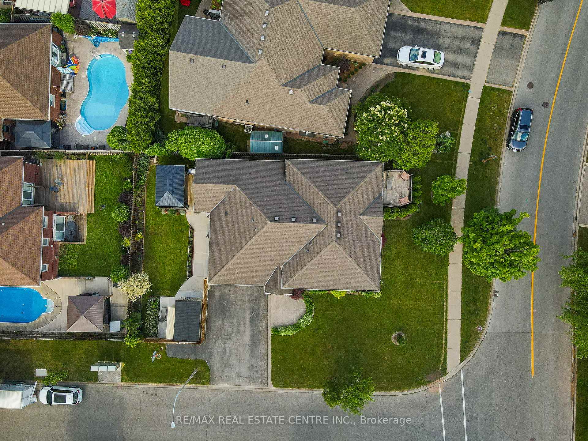 Photo 49 of 91 Hedge Lawn Drive, Grimsby, Grimsby East — HOMEH