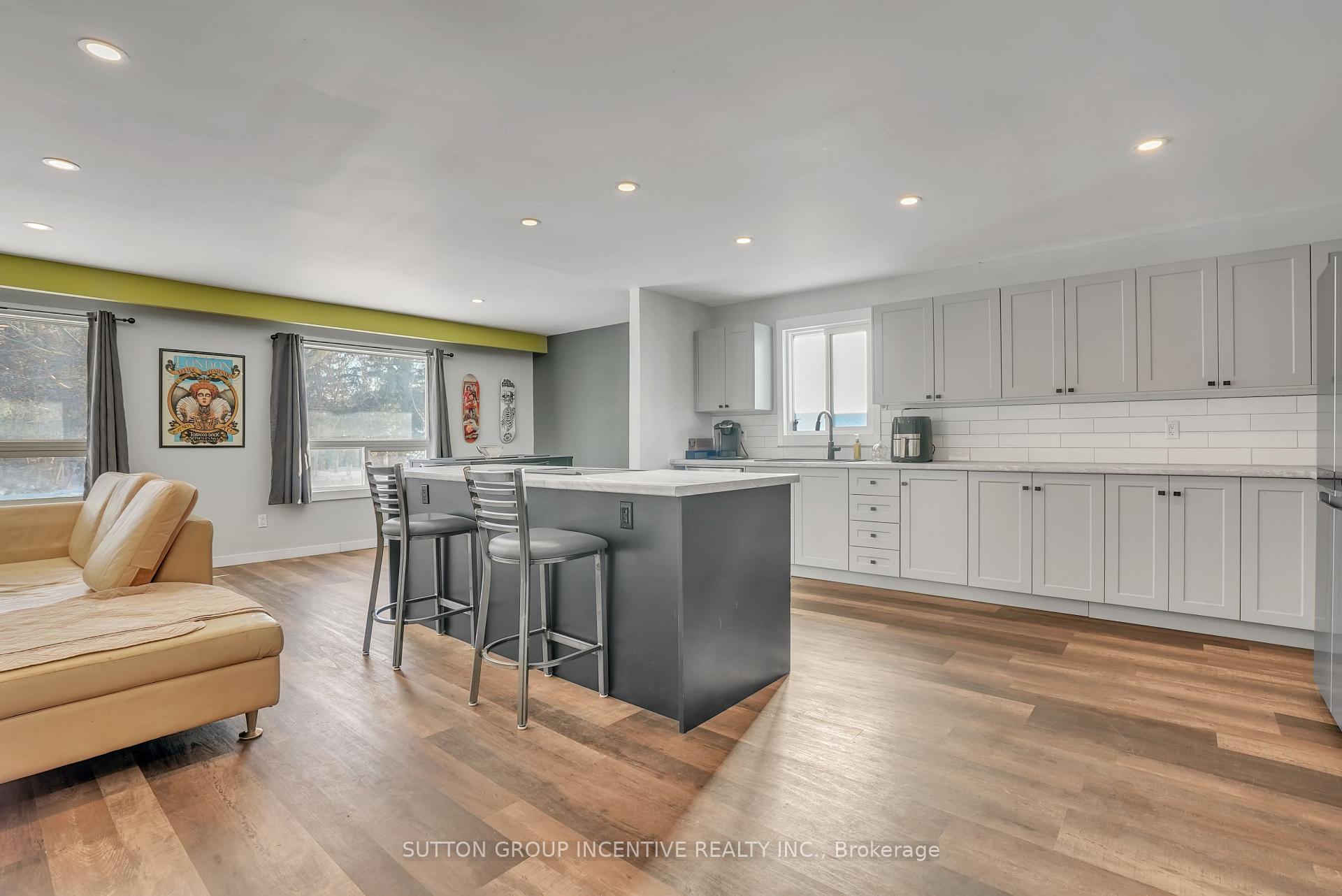 Photo 22 of 2326 25 Side Road, Innisfil, Alcona — HOMEH