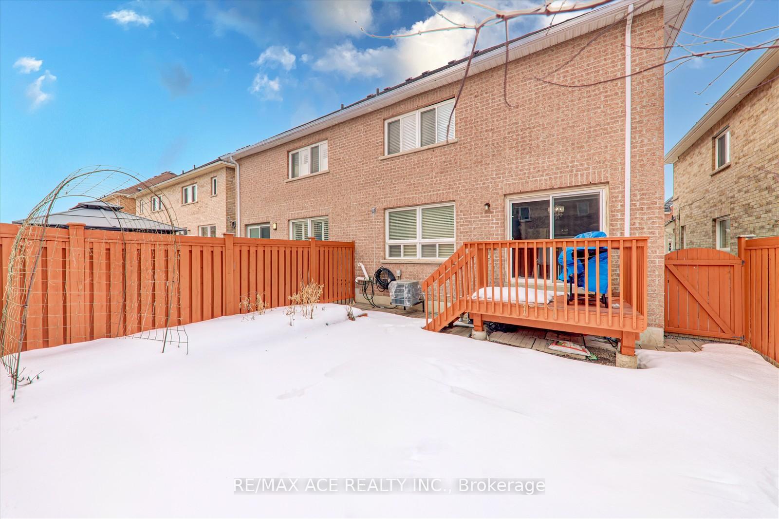 Photo 36 of 35 Barden Crescent, Ajax, Northeast Ajax — HOMEH