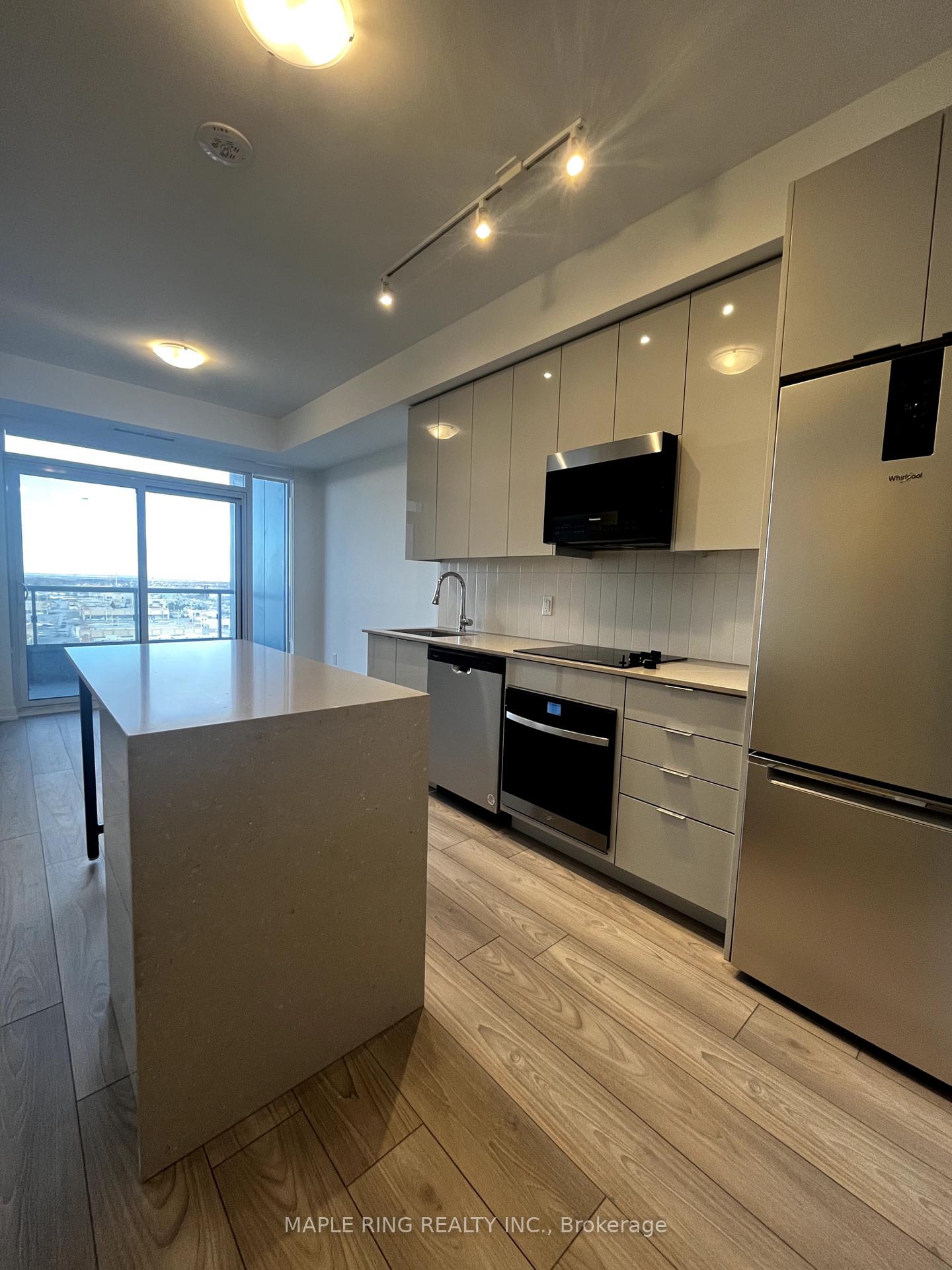 Photo 3 of Unit 1112, 10 Abeja Street, Vaughan, Concord — HOMEH