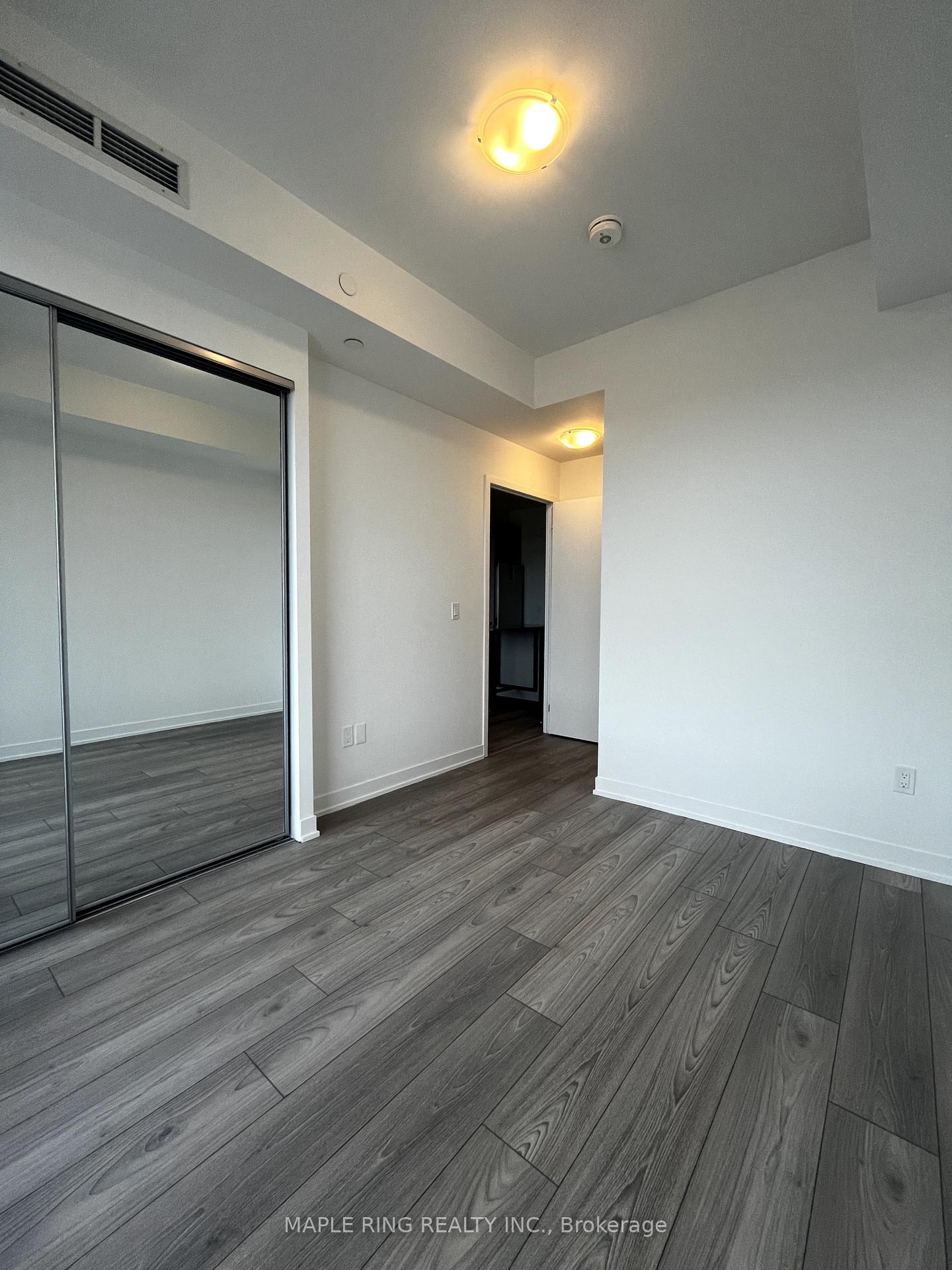 Photo 6 of Unit 1112, 10 Abeja Street, Vaughan, Concord — HOMEH