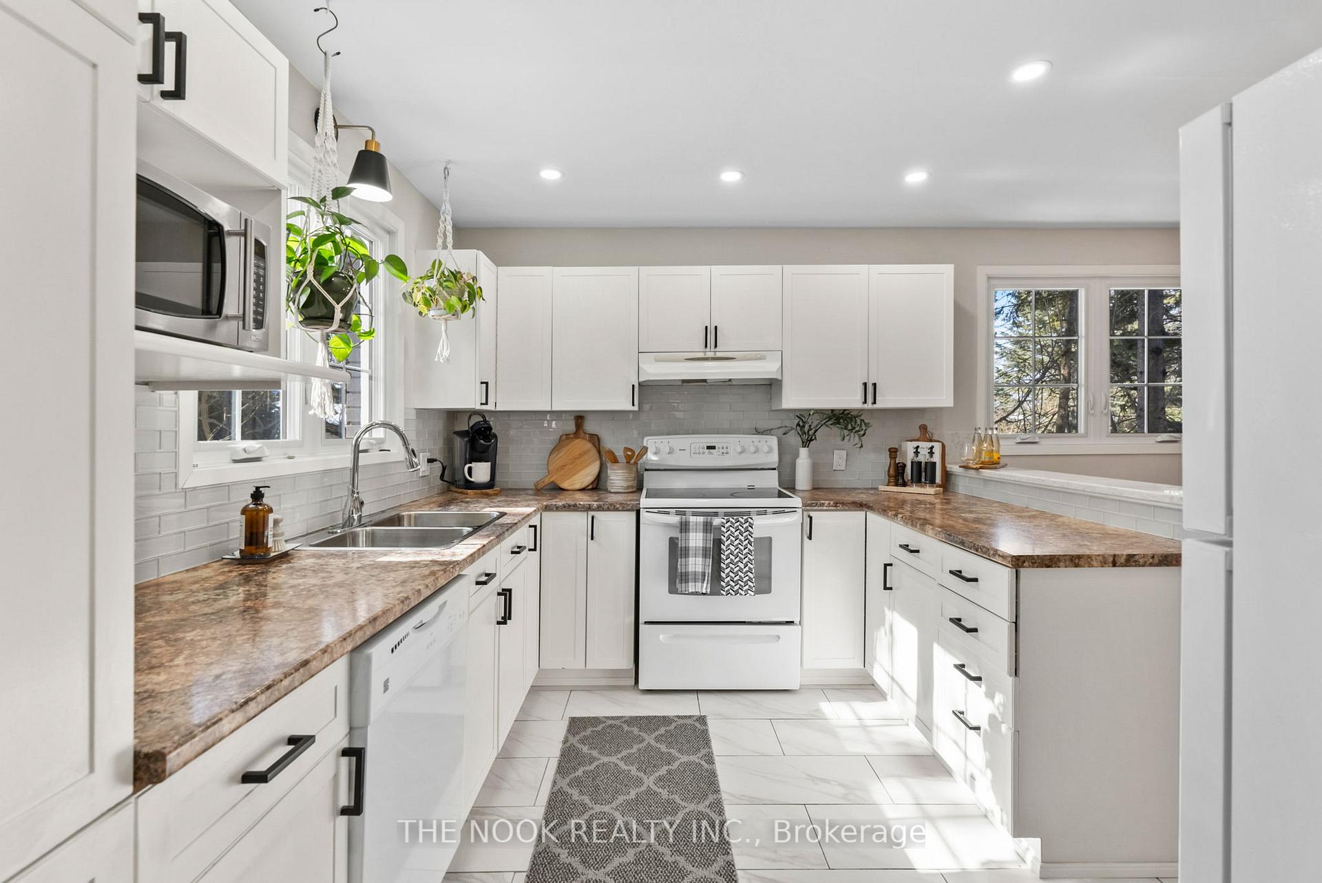 Photo 10 of 51 James Street E, Clarington, Newcastle — HOMEH