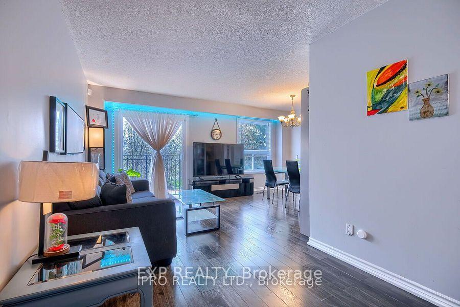 Photo 5 of 42 Dawson Crescent, Brampton, Downtown Brampton — HOMEH