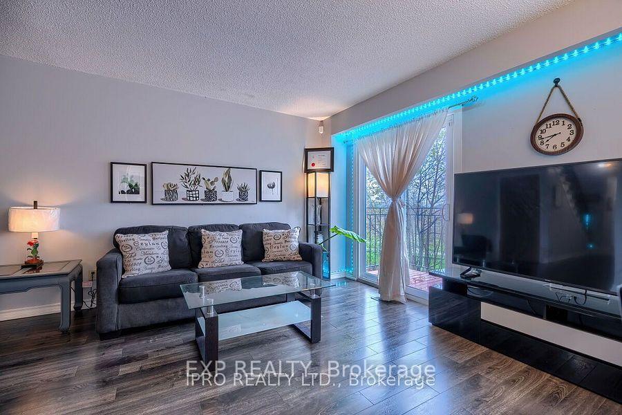 Photo 4 of 42 Dawson Crescent, Brampton, Downtown Brampton — HOMEH