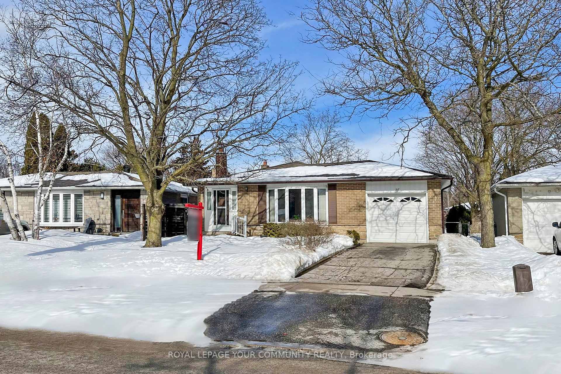 Photo 2 of 217 Bay Thorn Drive, Markham, Royal Orchard — HOMEH