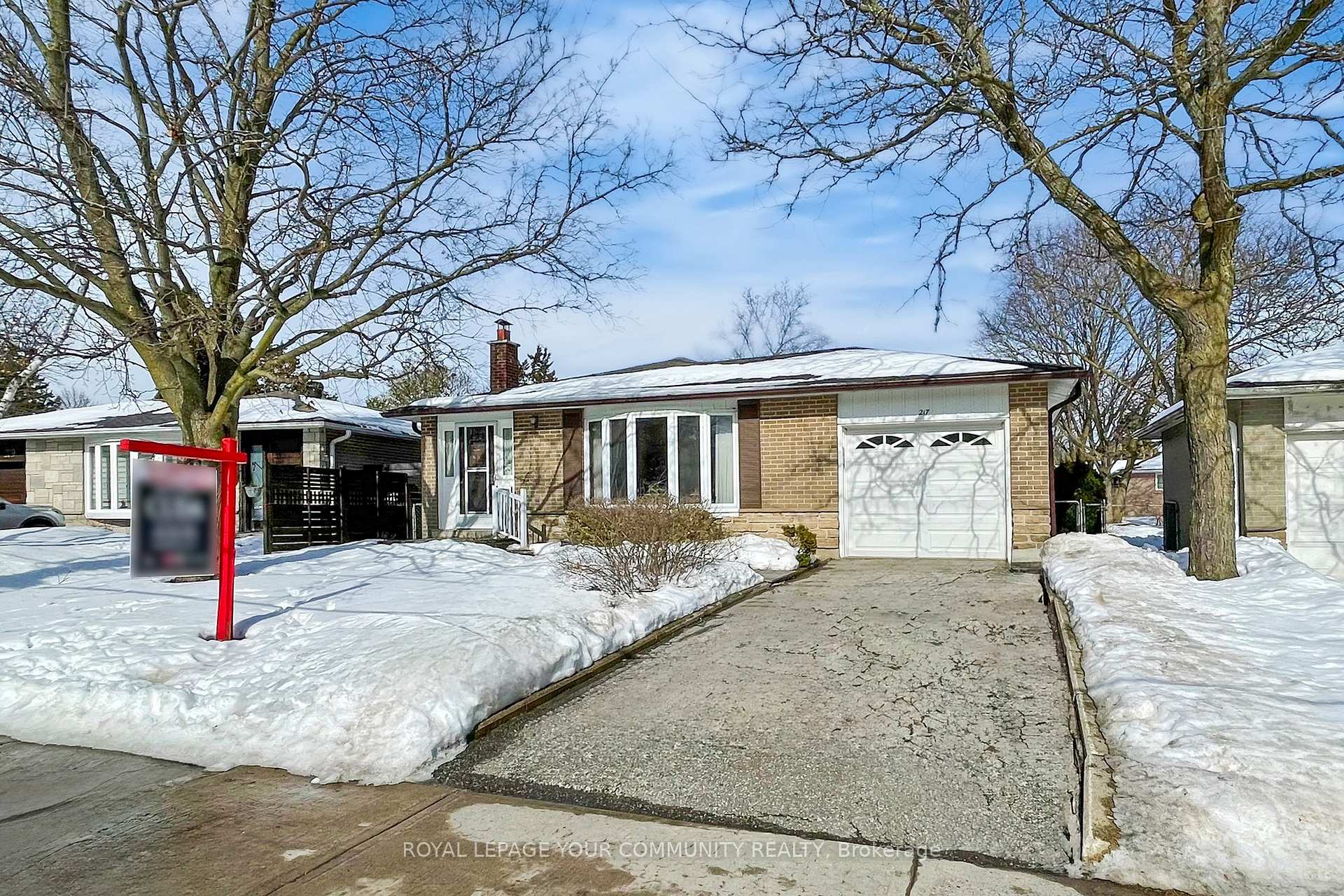 Photo 3 of 217 Bay Thorn Drive, Markham, Royal Orchard — HOMEH