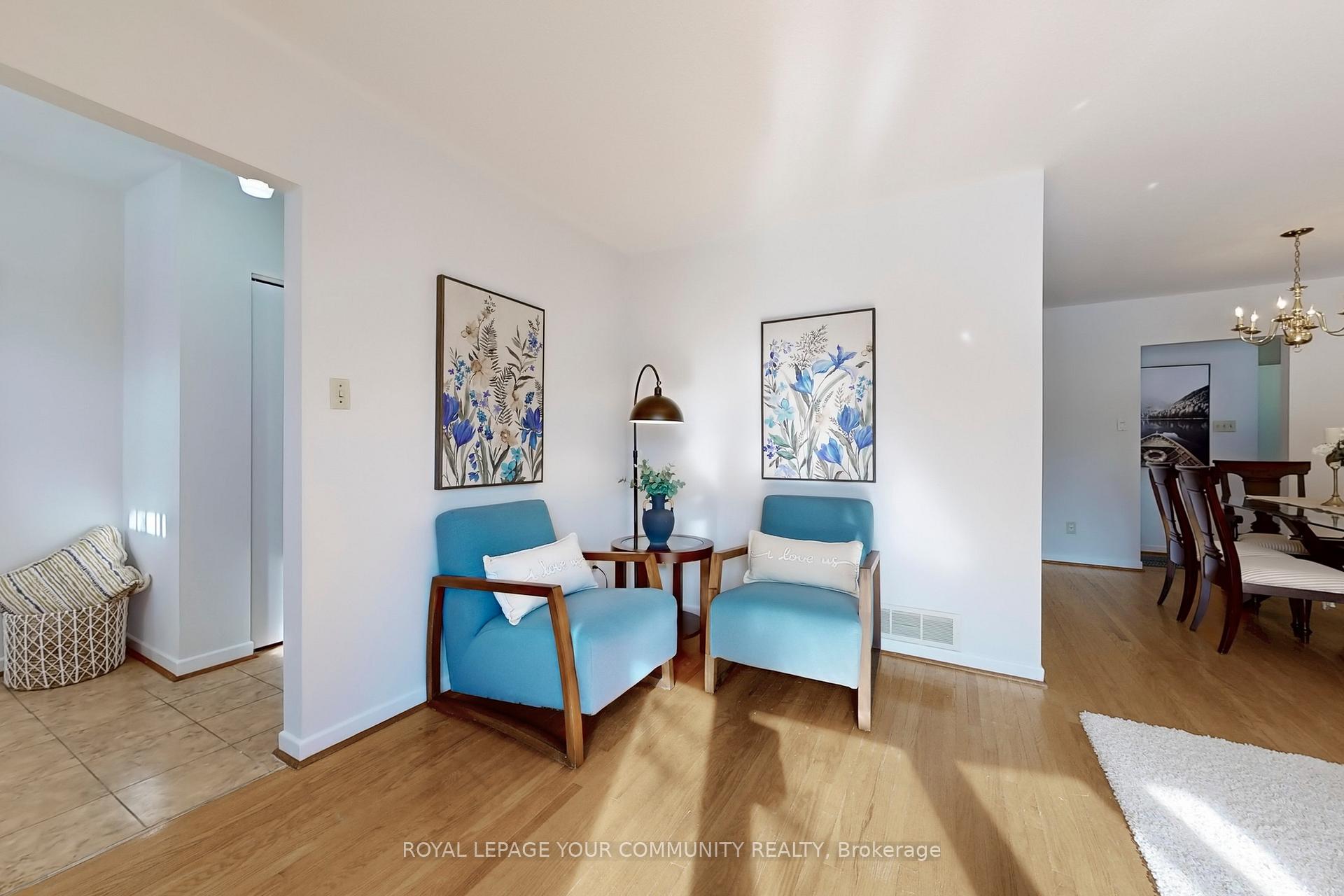 Photo 13 of 217 Bay Thorn Drive, Markham, Royal Orchard — HOMEH