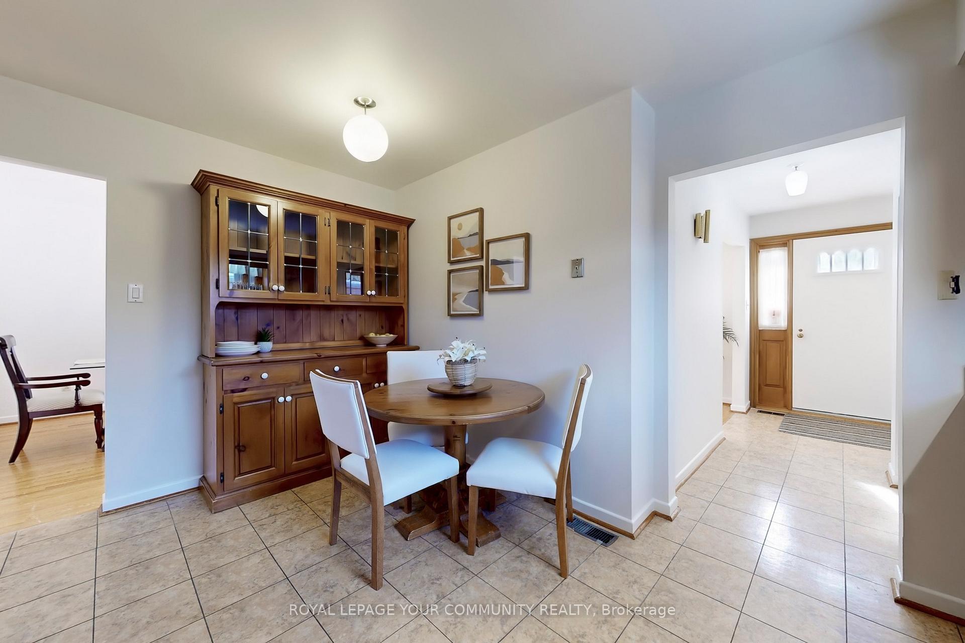 Photo 17 of 217 Bay Thorn Drive, Markham, Royal Orchard — HOMEH