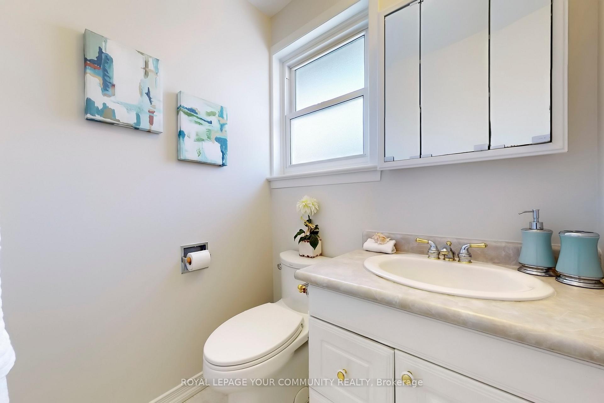 Photo 20 of 217 Bay Thorn Drive, Markham, Royal Orchard — HOMEH