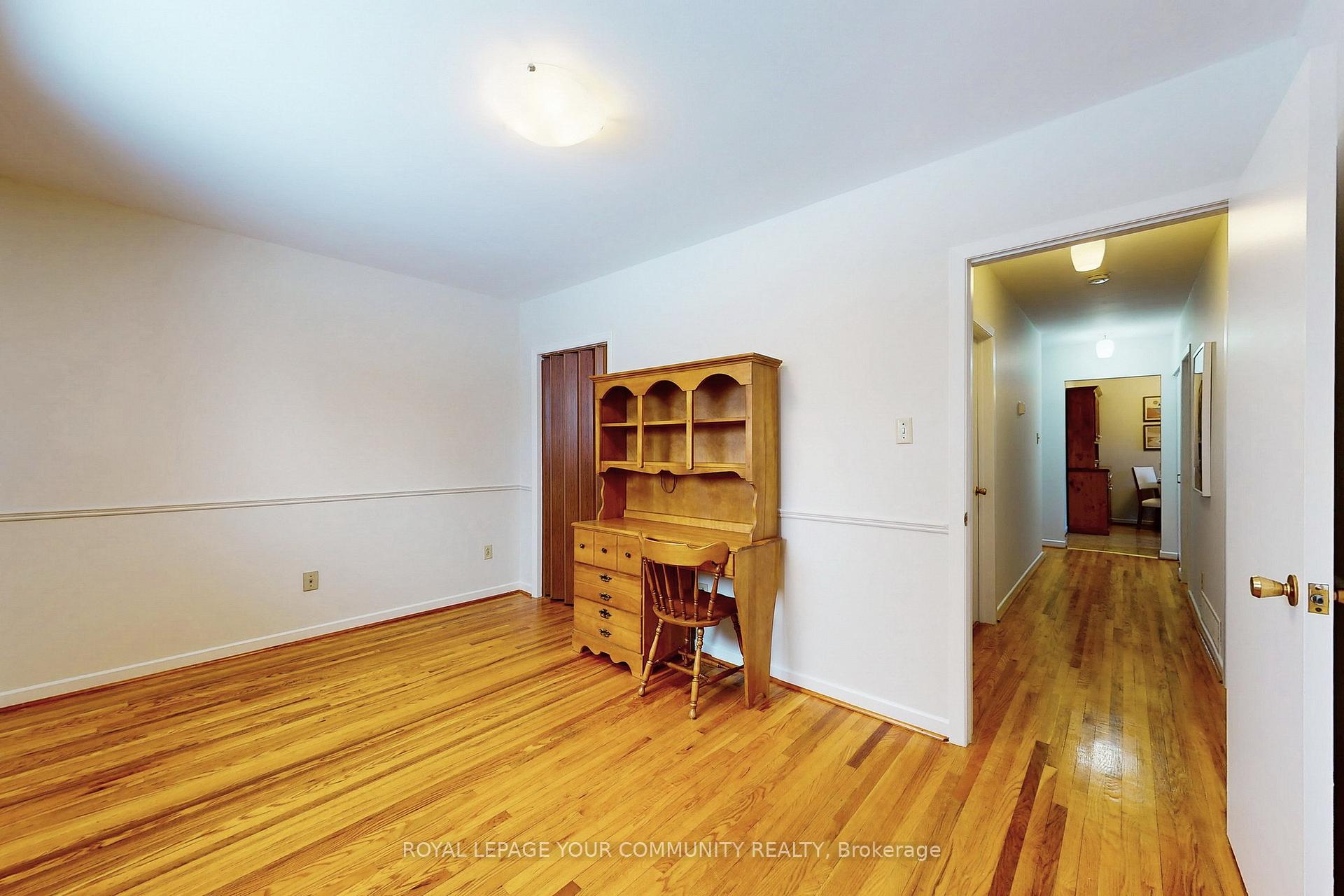 Photo 23 of 217 Bay Thorn Drive, Markham, Royal Orchard — HOMEH
