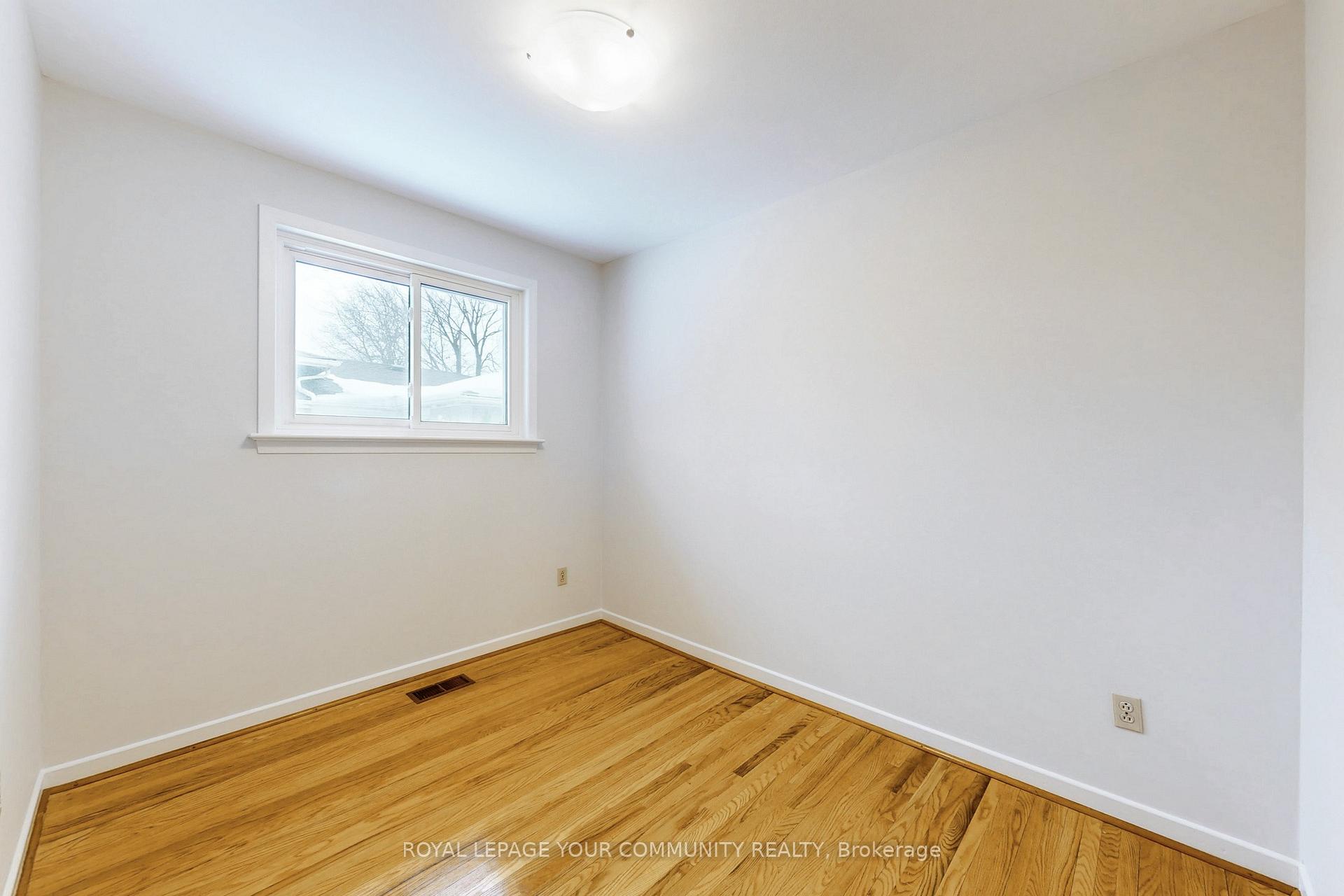 Photo 25 of 217 Bay Thorn Drive, Markham, Royal Orchard — HOMEH